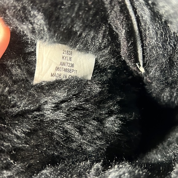 Cool Comfy Buckle Boots. Suede Leather Upper w/ faux furry liner by Melrose Ave - Picture 13 of 15